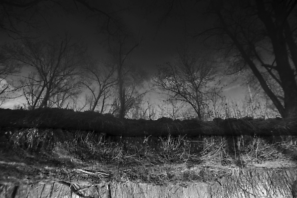 포토 JPG 해외이미지 유럽 자연 하늘 흑백 풍경 사람없음 물 강 반사 환경 검은색 흰색 유령 숲 위험 사건 버리기 생태계 원자 원자력 방사능 방사선 생태학 소련 소비에트 옛날 우크라이나 재앙 해외포토 자연요소 교육 나라 컬러 컨셉 모션 촬영기법 에너지 파일형식 이미지허브