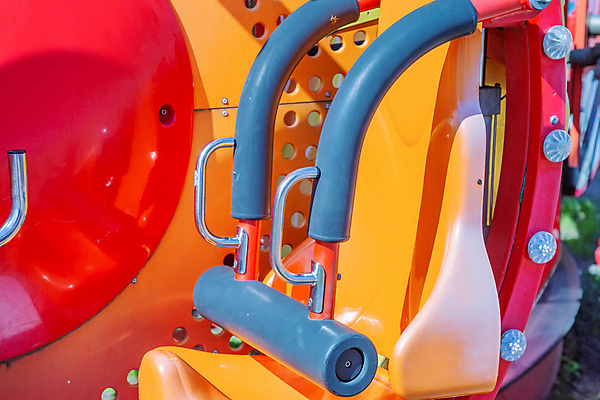 포토 JPG 해외이미지 주간 행복 의자 휴식 사람없음 야외 맑음 놀이공원 놀이기구 주말 해외포토 자연요소 감정 가구 컨셉 날씨 테마파크 파일형식 이미지허브