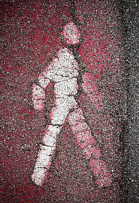 포토 JPG 해외이미지 아이콘 실루엣 도로 길 백그라운드 컨셉 거리 경고 안전 사람 사람없음 야외 빨간색 세로 숫자 검은색 산책 회색 흰색 도시 보행자 보행로 오솔길 심볼 사인 신호 땅바닥 방법 해외포토 문자 컬러 교통시설 휴식 바닥 촬영기법 파일형식 이미지허브