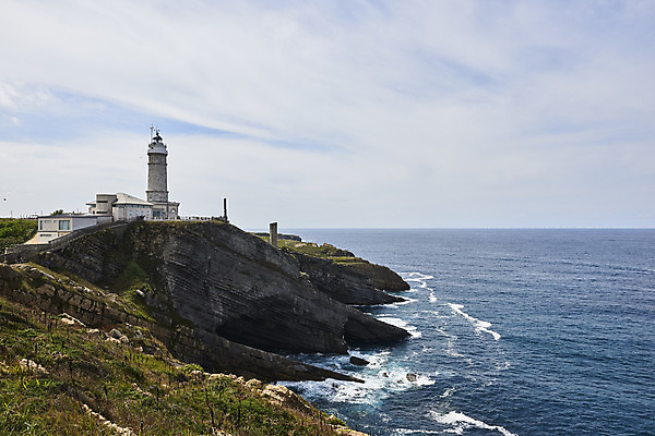 포토 JPG 해외이미지 공원 여행 건축양식 자연 등대 풍경 사람없음 야외 건물 물 반사 탑 일몰 새벽 만 역 야간 신호등 장면 암초 타운 스카이라인 해외포토 자연요소 건축물 공공시설 건축 교통시설 노을 도시 생태계 파일형식 이미지허브