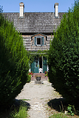 포토 JPG 해외이미지 외관 공원 건축양식 지붕 주택 사람없음 야외 건물 목재 파란색 마을 정원 골동품 시골 재산 박물관 광택 폴란드 뒤뜰 법정 옛날 해외포토 나무 건축물 공공시설 건축 유럽 컬러 재료 금융 파일형식 이미지허브
