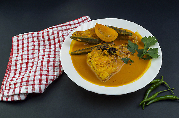 포토 JPG 해외이미지 전통 접시 아시아 조각 채소 고추 양파 건강 육류 요리 동양인 사람없음 세트 노란색 식당 식사 저녁식사 당근 우유 신선 맛 해산물 향신료 메뉴 매움 인도네시아 레시피 카레 말레이시아 단백질 인기 해외포토 식기 나라 음식 컬러 컨셉 식재료 유제품 뿌리채소 인종 상점 영양소 향미료 파일형식 이미지허브