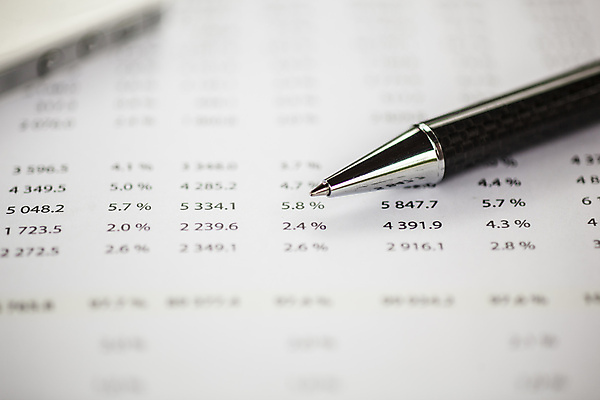 포토 JPG 해외이미지 직업 종이 컨셉 비즈니스 텍스트 통계 탁자 모바일 그래프 사람없음 그래픽 금융 스마트폰 핸드폰 사무실 연필 펜 자료 계산기 정보 업무 발표 작업실 계획 책상 분석 보고서 상담 문서 파일 상업 경영 해외포토 가구 문구용품 학용품 경제 전자제품 스마트기기 필기구 장비 작업 파일형식 이미지허브