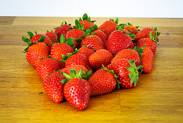 포토 JPG 해외이미지 모양 디자인 열매 음식 백그라운드 컨셉 잎 다이어트 과일 관계 자연 딸기 디저트 발렌타인데이 건강 사랑 사람없음 목재 빨간색 여름 수확 흰색 하트 신선 닫기 달콤 맛 상품 정상 먹기 심볼 유기농 날것 내추럴 고립 숙성 채식주의자 많음 어머니의날 해외포토 나무 식물 웰빙 계절 기념일 감정 컬러 농업 재료 모션 데이이벤트 생태계 채식 미국문화 파일형식 이미지허브