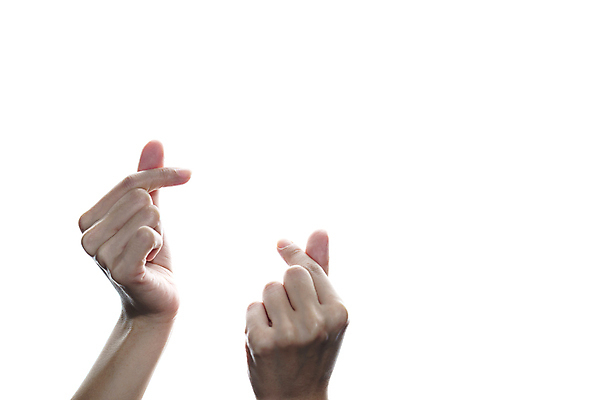 포토 JPG 해외이미지 모양 1 손 여자 남자 행복 백그라운드 컨셉 신체 손가락 발렌타인데이 건강 사랑 사람 동양인 손짓 사람없음 세계 귀여움 화목 우정 엄지손가락 흰색 하트 가리킴 작음 심볼 피부 사인 신호 팔 보여주기 고립 미니 해외포토 감정 컬러 모션 데이이벤트 인종 신체부위 친구 크기 파일형식 이미지허브