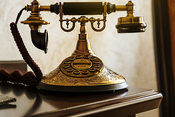 포토 JPG 해외이미지 디자인 선 백그라운드 통신 벽지 말하기 사람없음 내부 목재 장식 빨간색 전자제품 스마트폰 사무실 숫자 갈색 노란색 금속 검은색 수확 골동품 반지 기다림 클래식 연결 전화기 심볼 검색 질감 복고 과거 부름 다이얼 목소리 그런지 세피아 옛날 정물화 타종 스타일 해외포토 나무 문자 컬러 컨셉 농업 비즈니스 재료 장신구 모션 재질 촬영기법 핸드폰 스마트기기 종 그림 파일형식 이미지허브