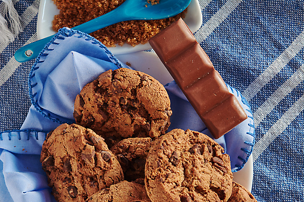 포토 JPG 해외이미지 접시 어린이 음식 다이어트 재료 디저트 주택 건강 요리 사람없음 갈색 노란색 쿠키 주방 초콜릿 숟가락 검은색 어둠 활발 우유 조미료 달콤 맛 아침식사 크리스탈 가루 설탕 굽기 묘사 질감 아로마 칼로리 코코아 내추럴 단백질 영양분 정물화 짠맛 페스츄리 해외포토 식기 음료 빵 컬러 컨셉 유제품 수저 사람 건물 식사 광석 구이 그림 영양소 향미료 파일형식 이미지허브