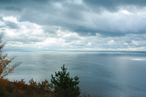 포토 JPG 해외이미지 구름 계절 호수 바다 여행 백그라운드 자연 하늘 풍경 사람없음 야외 초록색 물 여름 파란색 빛 강 태양 반사 우주 맑음 가을 흰색 오픈 저녁 11월 러시아 지역 10월 내추럴 가문비나무 수평선 카피스페이스 해외포토 자연요소 나무 유럽 컬러 날씨 공백 날짜 야간 생태계 파일형식 이미지허브