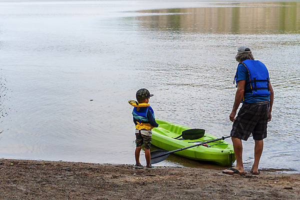 포토 JPG 해외이미지 행복 호수 어린이 스포츠 가족 자연 낚시 휴가 사람없음 야외 물 강 재킷 보트 함선 카누 카약 해외포토 자연요소 감정 배_교통 관계 레저 사람 외투 수상스포츠 생태계 파일형식 이미지허브
