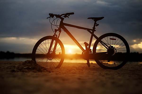 포토 JPG 해외이미지 직업 라이프스타일 실루엣 도로 스포츠 바다 여행 배낭 교통시설 모션 하늘 산 건강 사람 사람없음 가로 빛 운동 햇빛 태양 일출 자전거 황혼 일몰 봄 탐험 바퀴 승차 속도 순환 캘리포니아 카피스페이스 해외포토 자연요소 계절 길 교통 가방 촬영기법 생활 노을 바이크 미국 공백 시설 파일형식 이미지허브