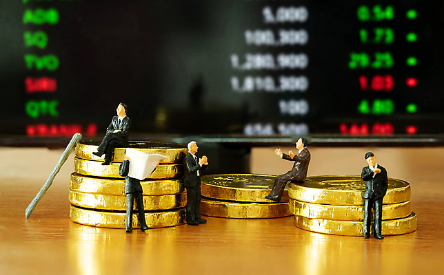 포토 JPG 해외이미지 컨셉 돈 비즈니스 성공 아이디어 안전 사람 앉기 사람없음 금융 경제 독서 숫자 쌓기 달러 동전 미니어처 저축 성장 업무 비즈니스맨 신문 시장 재산 황금 주식 위험 은퇴 상인 심볼 촛대 투자 이익 대출 수입 예산 투자자 해외포토 문자 남자 모션 간행물 모형 작업 직장인 뉴스 파일형식 이미지허브