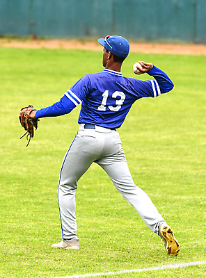 포토 JPG 해외이미지 전신 남자 유니폼 청소년 한명 뒷모습 10대 경쟁 경기장 활발 야구 야구선수 잡기 야구글러브 야구공 투수 야구복 대회 십대남자한명만 해외포토 1 옷 뷰포인트 컨셉 공 스포츠시설 모션 운동선수 사람 운동복 구기 야구용품 글러브 남자한명만 십대남자만 파일형식 이미지허브