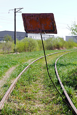 포토 JPG 해외이미지 도로 풍경 사람없음 금속 골동품 버리기 사인 부식 복고 구식 선로 옛날 철강 해외포토 길 교통시설 모션 재질 파일형식 이미지허브