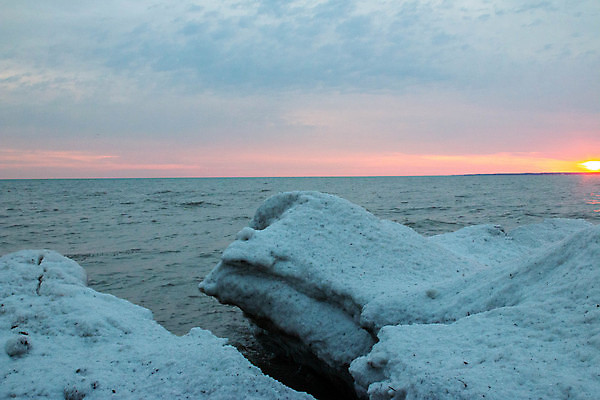 포토 JPG 해외이미지 호수 모래 백그라운드 캐나다 자동차 자연 풍경 사람없음 야외 건물 물 여름 파란색 태양 항구 황혼 일몰 흐름 탐험 성장 게임 만 떨어짐 큼 시원함 방파제 포트 깊이 해외포토 자연요소 건축물 계절 공공시설 육상교통 컬러 컨셉 북아메리카 교통시설 놀이 노을 크기 생태계 파일형식 이미지허브