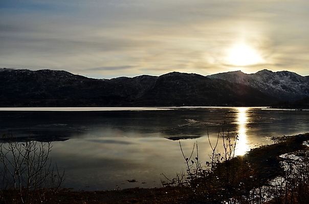 포토 JPG 해외이미지 호수 여행 백그라운드 자연 하늘 산 풍경 사람없음 야외 물 반사 일몰 숲 내추럴 해외포토 자연요소 노을 생태계 파일형식 이미지허브