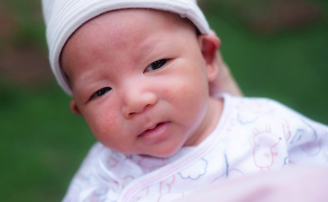 포토 JPG 해외이미지 라이프스타일 여자 딸 행복 어린이 가족 자연 놀이 엄마 건강 사랑 한명 사람 동양인 소년 야외 초록색 부모 정원 아기 신생아 잡기 돌봄 뒤뜰 해외포토 1 남자 감정 컬러 관계 모션 인종 생활 생태계 파일형식 이미지허브