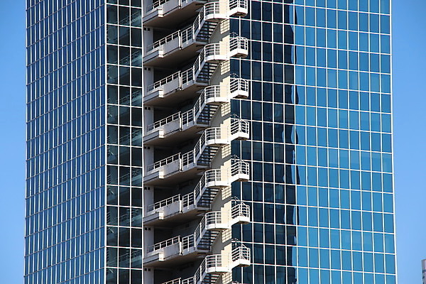 포토 JPG 해외이미지 디자인 외관 유럽 2 비즈니스 건축양식 창문 유리 하늘 새로움 아파트 풍경 사람없음 야외 건물 금융 경제 사무실 반사 탑 고층빌딩 이탈리아 궁전 도시 큼 땅 해외포토 건축물 건축 나라 컨셉 고건축 재질 주택 빌딩 크기 파일형식 이미지허브