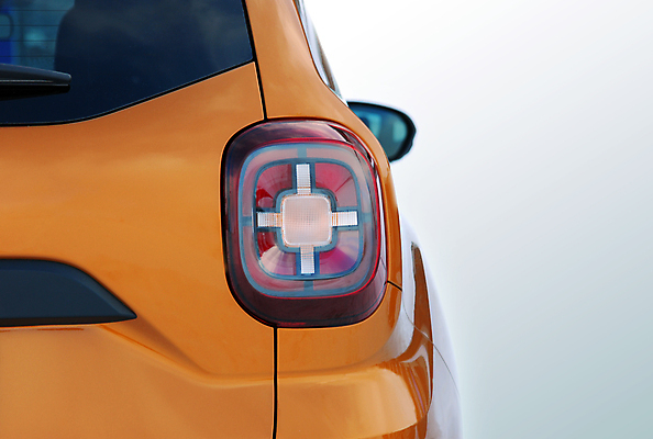 포토 JPG 해외이미지 디자인 스포츠 여행 컨셉 교통시설 자동차 전등 거리 부츠 사람없음 빛 운동 반사 힘 램프 바퀴 고급 시작 꼬리 타이어 위치 반전 공격적 센서 자동 전용 조율 철강 주도 세련 해외포토 육상교통 교통 신발 조명 건강 예절 시설 파일형식 이미지허브