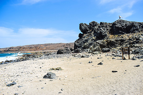 포토 JPG 해외이미지 공원 모래 파도 바다 섬 여행 백그라운드 자연 하늘 날씨 휴가 국립공원 풍경 사람없음 야외 물 여름 파란색 여행객 맑음 바위 동굴 내추럴 전국 해외포토 자연요소 계절 공공시설 컬러 사람 돌_바위 생태계 파일형식 이미지허브
