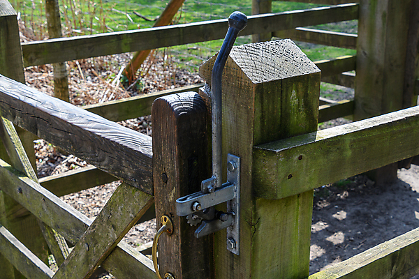 포토 JPG 해외이미지 디자인 백그라운드 자연 자물쇠 안전 사람없음 목재 울타리 문 금속 장비 수확 오픈 철 질감 잠금 대문 옛날 철강 해외포토 나무 농업 재료 재질 담장 생태계 보안 파일형식 이미지허브