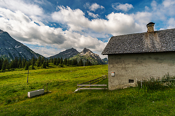 포토 JPG 해외이미지 구름 라이프스타일 응시 여행 자연 휴가 산 파노라마 사람없음 야외 여름 환경 맑음 등산 트래킹 하이킹 시골 저수지 오스트리아 고독 정상 알프스 천국 고립 절정 해외포토 자연요소 시선 계절 감정 유럽 레저 날씨 촬영기법 생활 생태계 파일형식 이미지허브