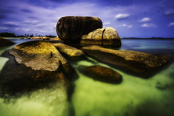 포토 JPG 해외이미지 구름 아시아 모래 바다 섬 여행 자연 하늘 휴가 풍경 사람없음 야외 가로 물 여름 파란색 맑음 바위 시골 인도네시아 장면 장노출 내추럴 파라다이스 해외포토 자연요소 계절 나라 컬러 날씨 촬영기법 돌_바위 생태계 파일형식 이미지허브