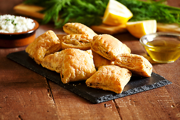 포토 JPG 해외이미지 음식 치즈 실내 건강 사람없음 초록색 갈색 노란색 검은색 저녁식사 빵집 흰색 애피타이저 작음 굽기 레몬 허브 유기농 브런치 그리스인 점심식사 딜 입가심 페스츄리 핸드메이드 해외포토 서양인 식물 웰빙 빵 컬러 과일 유제품 내부 상점 식사 크기 구이 파일형식 이미지허브