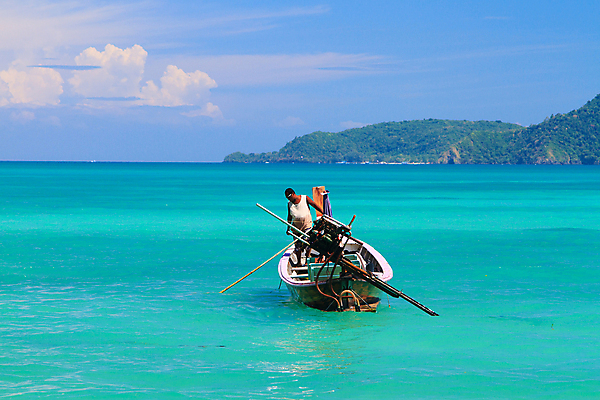 포토 JPG 해외이미지 아시아 모래 바다 섬 여행 교통시설 태국 자연 하늘 휴가 휴식 항해 풍경 사람없음 물 여름 파란색 여행객 침묵 만 투명 보트 크리스탈 휴양지 꼬리 함선 안다만 터키석 푸켓 해외포토 자연요소 계절 나라 컬러 교통 컨셉 배_교통 사람 소리 장소 광석 보석 시설 생태계 파일형식 이미지허브