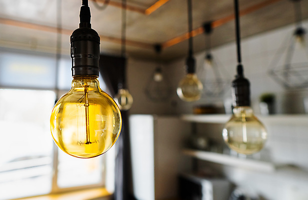 포토 JPG 해외이미지 디자인 백그라운드 전구 유리 조명 매달리기 사람없음 내부 장식 경제 빛 유행 힘 에너지 수확 골동품 램프 황금 클래식 고급 백열등 복고 샹들리에 형광등 빛망울 광 옛날 텅스텐 필라멘트 주도 해외포토 컨셉 농업 모션 재질 전등 예절 원소 파일형식 이미지허브