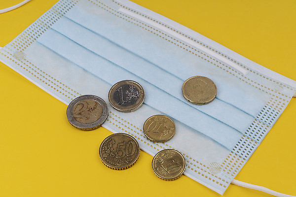 포토 JPG 해외이미지 백인 직업 1 유럽 백그라운드 유니폼 돈 청진기 노동자 건강 병원 가면 사람 사람없음 경제 파란색 약 동전 장비 간호사 의사 유로 흰색 업무 수술 보호 가격 외과 고립 돌봄 캡모자 해외포토 서양인 모자_잡화 옷 나라 컬러 컨셉 의학 의료기기 모션 치료 의료진 작업 재산 파일형식 이미지허브