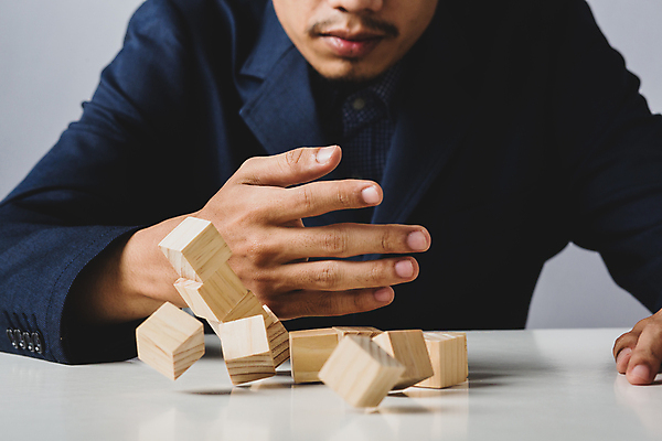 포토 JPG 해외이미지 직업 1 손 남자 컨셉 생각 회사 비즈니스 사업가 성공 미래 가면 한명 사람 정장 금융 사무실 성장 잡기 업무 비즈니스맨 체험 재산 체스 계획 대표 종업원 중개인 검색 경영자 이익 변호사 개발 경영 골 돌봄 자금 투자자 해외포토 옷 돈 모션 놀이 신체부위 경제 작업 직장인 리더 투자 파일형식 이미지허브