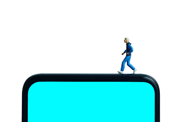 포토 JPG 해외이미지 템플릿 라이프스타일 스포츠 백그라운드 컨셉 다이어트 모바일 건강 사람 사람없음 야외 스마트폰 핸드폰 달리기 조깅 운동 숫자 디지털 스크린 모니터 미니어처 하트 어플리케이션 스마트 손목시계 연습 속도 체육관 칼로리 추적 UI 달리기선수 해외포토 모양 문자 시계 장신구 모션 생활 전자제품 스마트기기 컴퓨터 모형 육상선수 파일형식 이미지허브