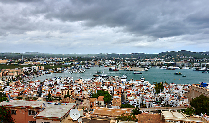 포토 JPG 해외이미지 섬 여행 요트 호텔 휴가 주택 파노라마 풍경 사람없음 물 파란색 시골 보트 스페인 지중해 언덕 휴양지 포트 거짓말 해외포토 자연요소 유럽 바다 컬러 배_교통 숙소 촬영기법 건물 장소 파일형식 이미지허브