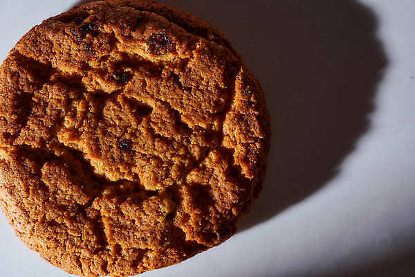 포토 JPG 해외이미지 아침 건강 사람없음 쿠키 어둠 견과류 흰색 시골 대접 원형 맛 유혹 설탕 시리얼 굽기 먹기 오브젝트 싱글 호두 위치 칼로리 충동구매 건포도 고립 시나몬 오트밀 해로움 귀리 해외포토 주간 도형 음식 컬러 컨셉 모션 포도 디저트 곡류 쇼핑 구이 건과일 과소비 파일형식 이미지허브