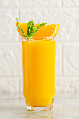 포토 JPG 해외이미지 웰빙 조각 백그라운드 다이어트 오렌지 유리 아침 휴가 건강 사람없음 컬러풀 얼음 주스 신선 액체 황금 맛 오렌지주스 시원함 민트 상쾌 유리그릇 건강식 이국적 채식주의자 핸드메이드 카피스페이스 비건 해외포토 주간 자연요소 그릇 감정 음료 음식 컬러 컨셉 과일 재질 공백 과일주스 허브 채식 파일형식 이미지허브