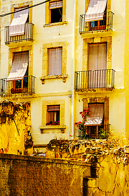 포토 JPG 해외이미지 전통 디자인 외관 벽 건축양식 창문 난간 유리 휴식 벽돌 바닥 아파트 주택 프레임 사람없음 야외 건물 장식 금속 페인트 수확 발코니 시골 도시 블라인드 역사 스페인 재산 플랫 달콤 묘사 질감 복고 타운 고체 옛날 진짜 철책 스타일 해외포토 건축물 건축 유럽 컨셉 농업 재질 금융 커튼 맛 파일형식 이미지허브