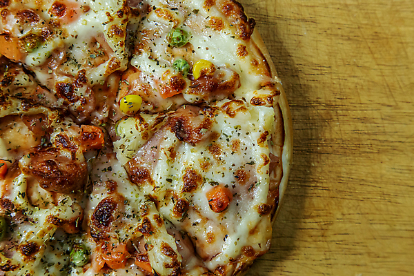 포토 JPG 해외이미지 전통 음식 백그라운드 토마토 채소 탁자 치즈 피자 육류 요리 사람없음 목재 빨간색 식사 저녁식사 이탈리아 껍질 시골 신선 이탈리아음식 맛 굽기 허브 후추 바질 점심식사 모짜렐라치즈 살라미 핸드메이드 해외포토 나무 식물 유럽 컬러 가구 컨셉 식재료 재료 유제품 패스트푸드 서양음식 구이 향신료 파일형식 이미지허브