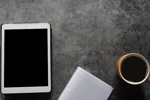 포토 JPG 해외이미지 라이프스타일 종이 커피 음료 컨셉 비즈니스 탁자 휴식 실내 사람 사람없음 목재 컵 스마트폰 알약 펜 노란색 우주 상점 식당 검은색 쪽지 공책 카페 마시기 흰색 작업 비즈니스맨 뜨거움 아침식사 단절 라떼 소셜미디어 해외포토 나무 식기 남자 컬러 가구 재료 모션 문구용품 내부 생활 핸드폰 스마트기기 필기구 약 식사 직장인 파일형식 이미지허브