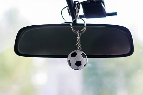 포토 JPG 해외이미지 스포츠 공 자동차 유리 열쇠 추상 매달리기 사람없음 반사 금속 검은색 축구 거울 흰색 닫기 작음 배구 심볼 오브젝트 사인 잠금 보안 공포 시스템 해외포토 육상교통 컬러 무늬 모션 재질 안전 구기 크기 파일형식 이미지허브