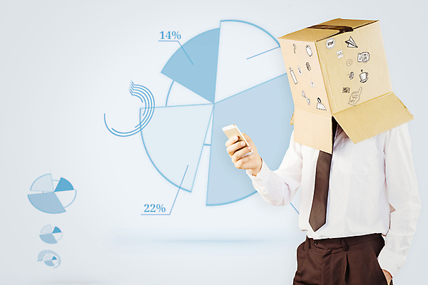 포토 JPG 해외이미지 남자 그래프 한명 들기 정장 상반신 성인 옆모습 비즈니스맨 종이상자 주머니손 원그래프 성인남자한명만 해외포토 1 옷 뷰포인트 비즈니스 모션 사람 상자 직장인 남자한명만 성인남자만 파일형식 이미지허브