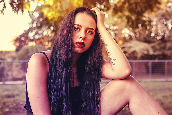 포토 JPG 해외이미지 백인 모델 라이프스타일 드레스 공원 여자 행복 얼굴 백그라운드 2 자연 건강 사랑 사람 성인 야외 두명 초록색 빛 햇빛 태양 유행 맑음 일몰 봄 흰색 내추럴 해외포토 자연요소 서양인 옷 계절 공공시설 감정 컬러 날씨 생활 신체부위 노을 생태계 파일형식 이미지허브