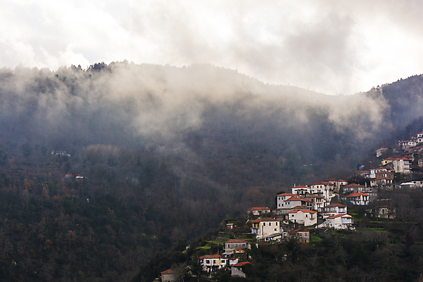 포토 JPG 해외이미지 나무 구름 여행 자연 하늘 날씨 산 주택 파노라마 풍경 사람없음 야외 초록색 마을 안개 시골 숲 땅 지중해 그리스 언덕 그림 장면 암초 리빙 그리스인 뿌연 해외포토 자연요소 서양인 식물 유럽 바다 컬러 촬영기법 건물 생태계 파일형식 이미지허브