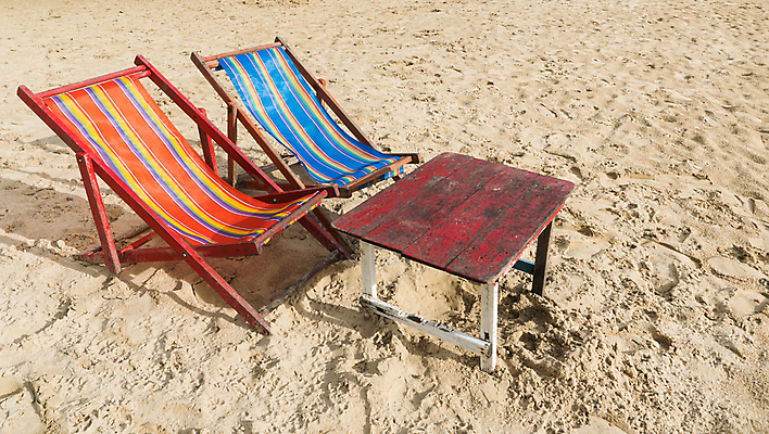 포토 JPG 해외이미지 계절 모래 여행 백그라운드 컨셉 의자 태국 탁자 휴가 휴식 따뜻함 사람없음 야외 빨간색 파란색 햇빛 맑음 뜨거움 파라다이스 해외포토 아시아 컬러 가구 날씨 태양 파일형식 이미지허브