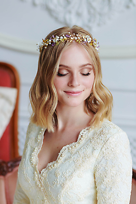 포토 JPG 해외이미지 백인 모델 헤어스타일 드레스 여자 얼굴 결혼 호텔 결혼식 아침 실내 한명 사람 20대 성인 금발 유행 흰색 화려 고급 우아함 보석 피부 미녀 입술 준비 약혼 예복 스타일 해외포토 주간 서양인 1 옷 컬러 컨셉 숙소 이벤트 청년 내부 신체부위 광석 미인 약속 파일형식 이미지허브