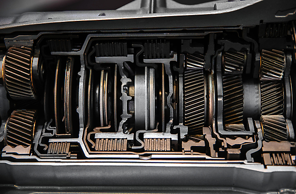 포토 JPG 해외이미지 산업 백그라운드 부분 자동차 사람없음 옆모습 상자 금속 기계 횡단보도 닫기 철 속도 기어 공학 자동 철강 해외포토 교육 육상교통 뷰포인트 모션 재질 보행로 파일형식 이미지허브