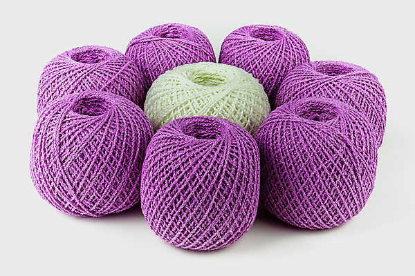 포토 JPG 해외이미지 전통 백그라운드 공 주택 따뜻함 취미 사람없음 컬러풀 보라색 흰색 직물 면 원형 뜨개질 실 클래식 바느질 심볼 오브젝트 싱글 롤 부드러움 실타래 섬유 실뭉치 짜임 내추럴 양모 고립 여의주 핸드메이드 해외포토 도형 컬러 컨셉 건물 감각 파일형식 이미지허브