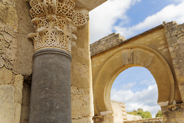 포토 JPG 해외이미지 전신 모양 유럽 여행 건축양식 미술 사람 사람없음 건물 가로 관광지 궁전 기둥 도시 중세 역사 스페인 이슬람교 천연기념물 명승지 안달루시아 옛날 해외포토 건축물 건축 나라 종교 고건축 문화예술 풍경 파일형식 이미지허브