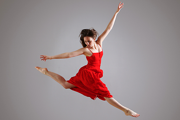 포토 JPG 해외이미지 백인 모델 1 라이프스타일 손 응시 드레스 여자 얼굴 벽 포즈 백그라운드 신체 모션 한명 사람 성인 빨간색 유행 점프 공연 연주자 댄서 흰색 표현 춤 자신감 우아함 시원함 가득함 길이 카피스페이스 해외포토 서양인 직업 시선 옷 감정 컬러 컨셉 문화예술 이벤트 생활 신체부위 공백 음악가 파일형식 이미지허브