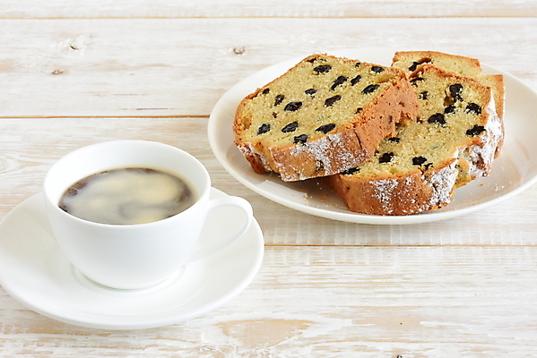 포토 JPG 해외이미지 커피 티타임 사람없음 달콤 커피잔 건포도 파운드케이크 해외포토 음료 포도 휴식 잔 케이크 맛 건과일 파일형식 이미지허브