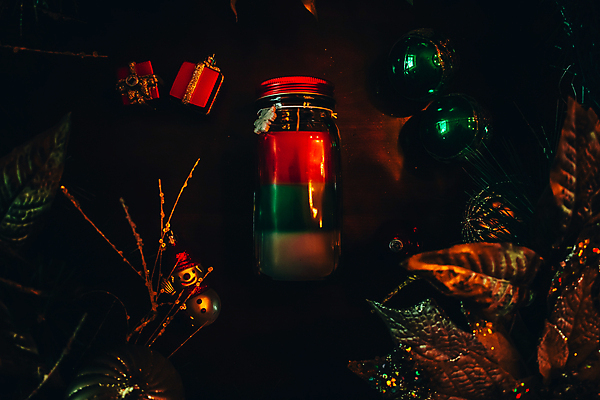 포토 JPG 해외이미지 디자인 계절 행복 별 종교 크리스마스 촛불 불 휴가 새해 크리스마스카드 아이디어 선물 사람없음 장식 빨간색 빛 산타클로스 노란색 평화 축제 어둠 희망 기쁨 축하 인사 소나무 뜨거움 신용카드 영혼 황금 야간 12월 연도 심볼 장면 마법 빛망울 연소 광 왁스 해외포토 자연요소 나무 기념일 감정 컬러 컨셉 초 카드_감사 금융 예절 날짜 파일형식 이미지허브